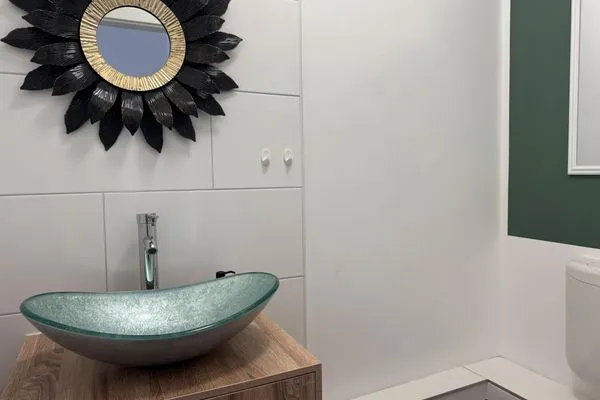 Badezimmer  Gemütliches Appartement "Karl" mit 2 Schlafzimmern an der Goitzsche