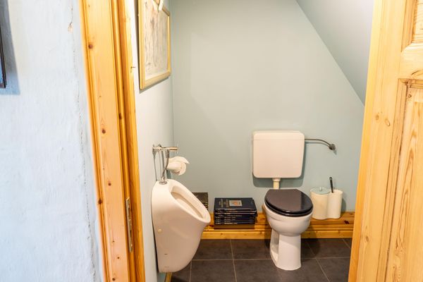  Ferienhaus Borsthusen Garding - Gäste WC