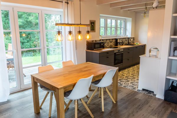  Möwen-Nest Tönning - Ess- und Wohnbereich