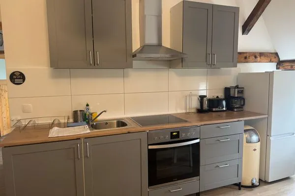 Küche / Küchenzeile  Gemütliches Appartement "Martin" in Halle mit 3 Schlafzimmern und Stellplatz