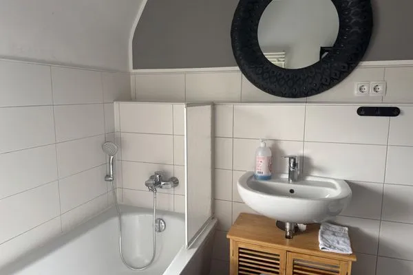 Badezimmer  Gemütliches Appartement "Martin" in Halle mit 3 Schlafzimmern und Stellplatz