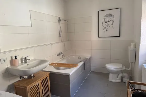 Badezimmer  Ferienhaus "Jasmine" in Hettstedt mit 3 Schlafzimmern