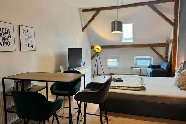 Wohnzimmer  Gemütliches Dachgeschoss-Appartement "Nina" in Halle mit 2 Schlafzimmern und Stellplatz