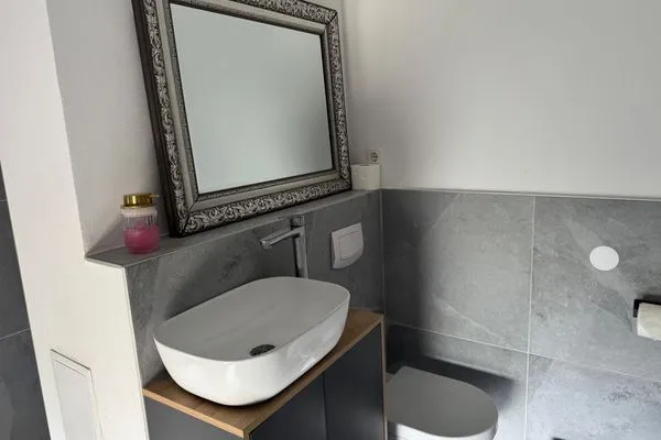 Badezimmer  Gemütliches Dachgeschoss-Appartement "Nina" in Halle mit 2 Schlafzimmern und Stellplatz