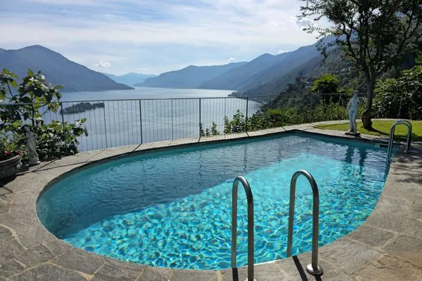 Pool  Villa Paradiso