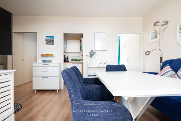  FeWo FördePanorama Laboe - Wohnzimmer