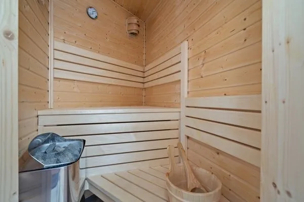 Ferienhaus Kugelhaus Südkugel am Tollensesee - mit hauseigener Sauna  Kugelhaus Südkugel