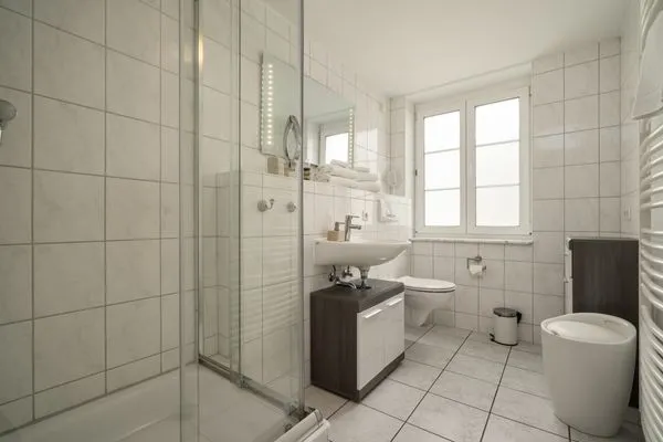 Ferienwohnung Jette Waren (Müritz) - Blick in das Badezimmer  Jette