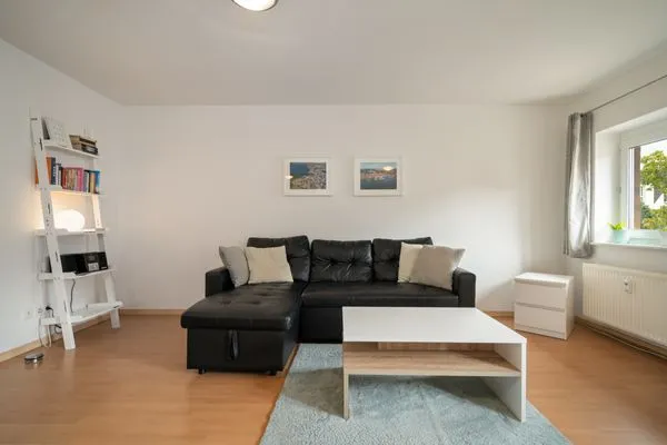 Ferienwohnung Jette Waren (Müritz) - Sofaecke mit Ausblick ins Grüne  Jette