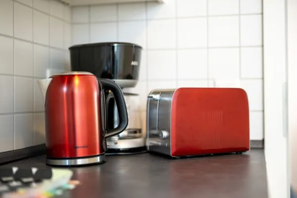 Ferienwohnung Jette Waren (Müritz) - Küchengeräte wie Wasserkocher und Kaffeemaschine  Jette