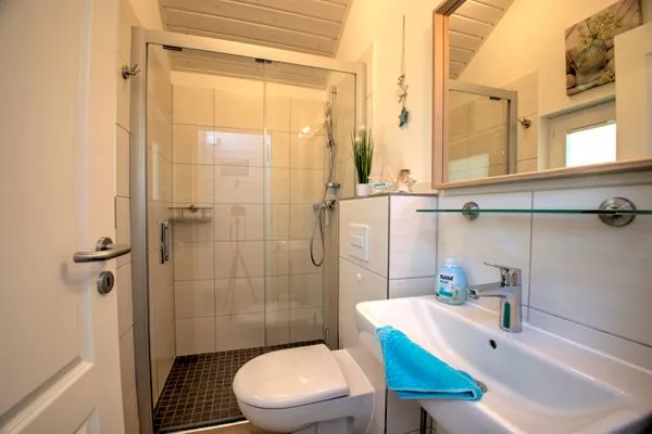 Badezimmer  Ferienhaus "Marielund" im Ferienpark Holm an der Ostsee