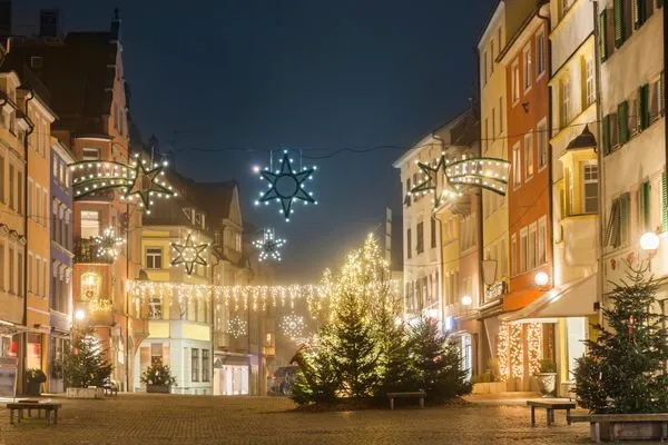  Ferienwohnung Insel-Loft Lindau Insel - by-studio - Weihnachtliche Strasse in Lindau am Bodense