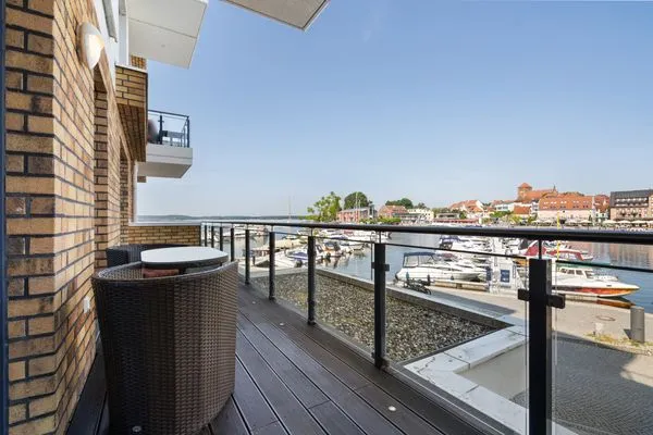 Ferienwohnung First Marina View Waren (Müritz) - Balkon mit traumhaftem Blick auf den Yachthafen  First Marina View