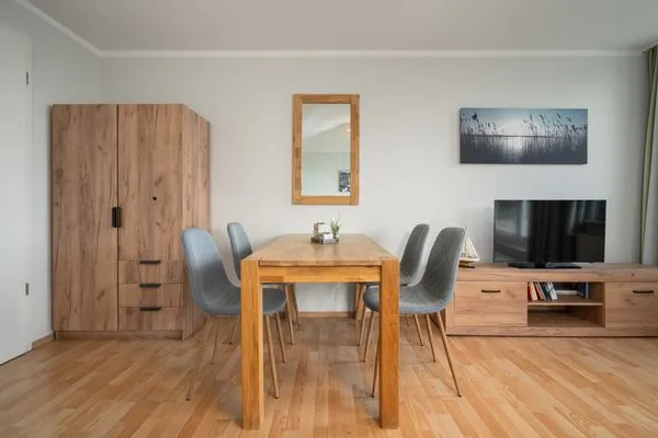 Ferienwohnung Seepferdchen Waren (Müritz) - Blick auf den Ess-und Unterhaltungsbereich  Seepferdchen