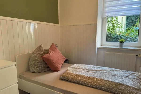 Schlafzimmer  Einfaches Appartement "Hannes" in Halle inklusive Parkplatz