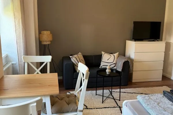 Wohnzimmer  Einfaches Appartement "Hannes" in Halle inklusive Parkplatz