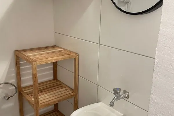 Badezimmer  Handwerkerwohnung "Daniel" in Halle mit Stellplatz