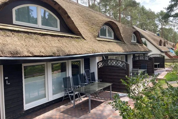   Inselglück unter Reet 100 m zum Strand (Haus 2)