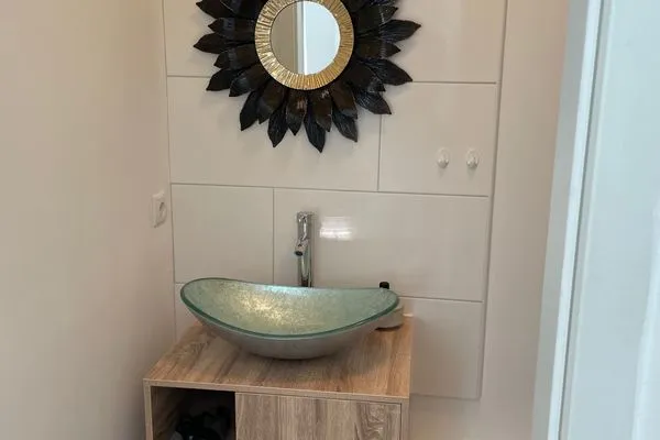 Badezimmer  Gemütliches Appartement "Karl" mit 2 Schlafzimmern an der Goitzsche