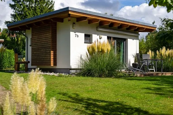 Ferienhaus Kleine Sommerliebe Waren (Müritz) - mit Holzdetails und Gartenblick  Kleine Sommerliebe