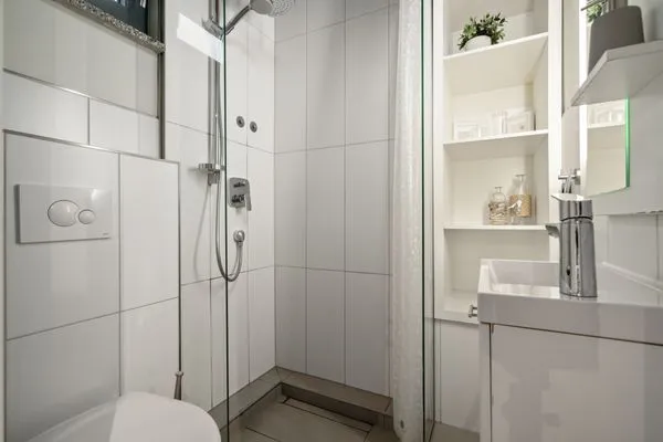 Ferienhaus Kleine Sommerliebe Waren (Müritz) - Kompaktes Bad mit Dusche und moderner Ausstattung  Kleine Sommerliebe