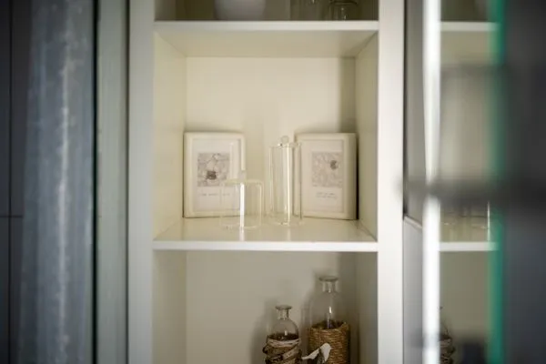 Ferienhaus Kleine Sommerliebe Waren (Müritz) - Liebevolle Details in der Einrichtung mit Deko und Glasgefäßen  Kleine Sommerliebe