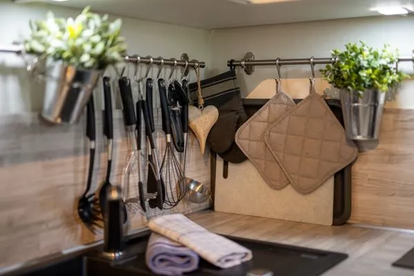 Ferienhaus Kleine Sommerliebe Waren (Müritz) - Voll ausgestattete Küche mit Utensilien und liebevollen Details  Kleine Sommerliebe