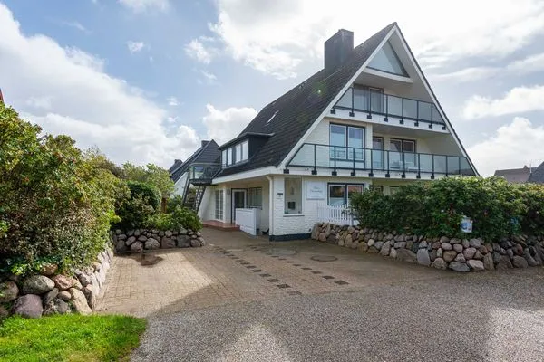 Fassade / Eingang  Haus Weissenburg Whg. EG Ost