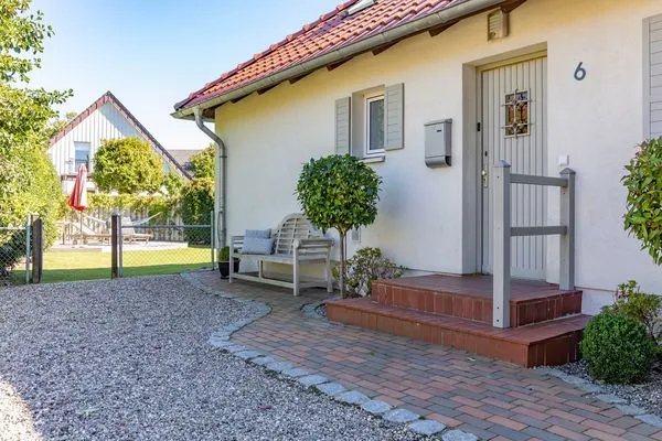 Fassade / Eingang  6 East – großzügiges Ferienhaus mit Garten