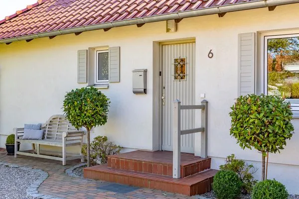 Fassade / Eingang  6 East – großzügiges Ferienhaus mit Garten