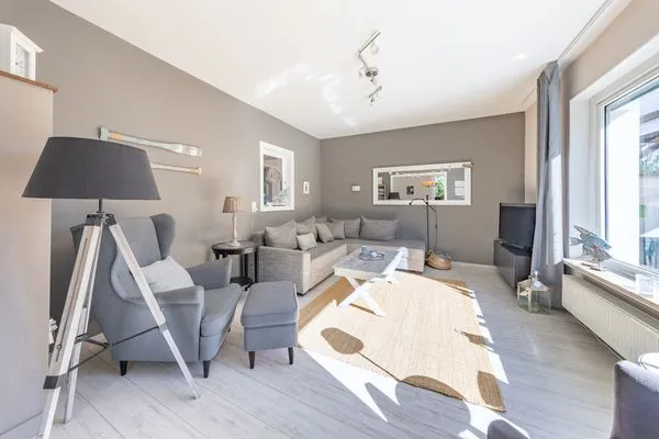 Wohnzimmer  6 East – großzügiges Ferienhaus mit Garten