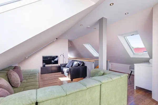 Wohnzimmer  6 East – großzügiges Ferienhaus mit Garten