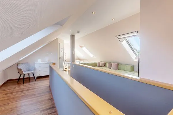 Wohnzimmer  6 East – großzügiges Ferienhaus mit Garten