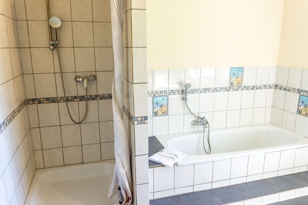  Immensee App. B St. Peter-Böhl - Dusche und Badewanne