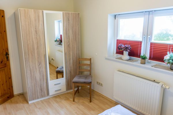  Immensee App. H St. Peter-Böhl - Kleiderschrank