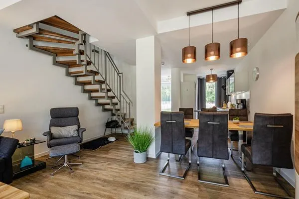 Wohn/Essbereich: Schlafsofa für 2 Personen, TV, Zugang zum Terrasse  FeWo Ahoi in PRORA - 5.06