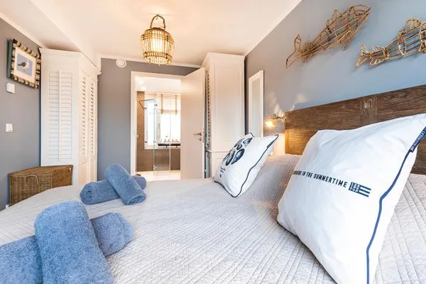 Schlafzimmer 1: Doppelbett (180x200), TV  FeWo Aquarius in PRORA - 4.41