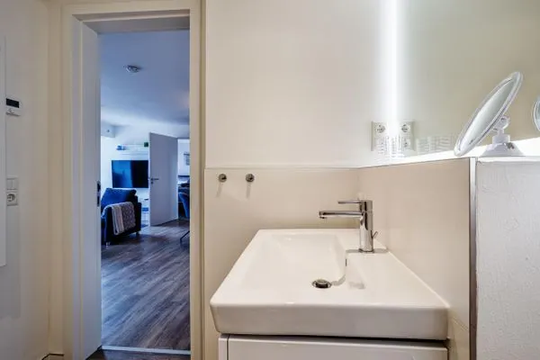 Badezimmer: Dusche, WC  FeWo Auszeit in PRORA - 9.42