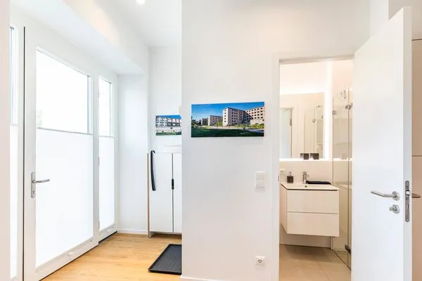 Badezimmer 2: Regendusche, WC, Waschbecken  FeWo Baltic Beach Home in PRORA - 2.02