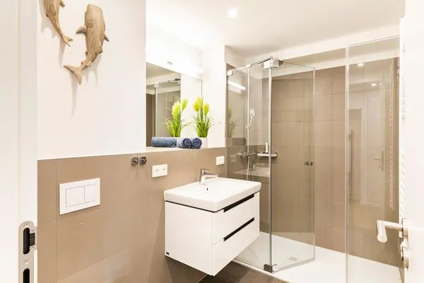 Badezimmer 1  FeWo Beachfront in PRORA - 3.41