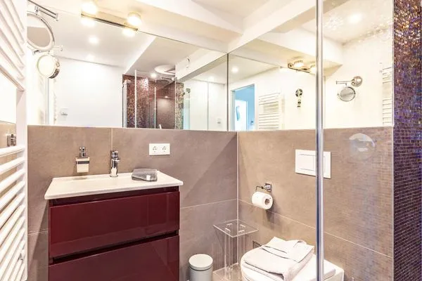 Duschbad 1 verfügt zusätzlich über Waschmaschine/Trockner (Kombigerät)  FeWo Casa Carmen in PRORA - 2.52