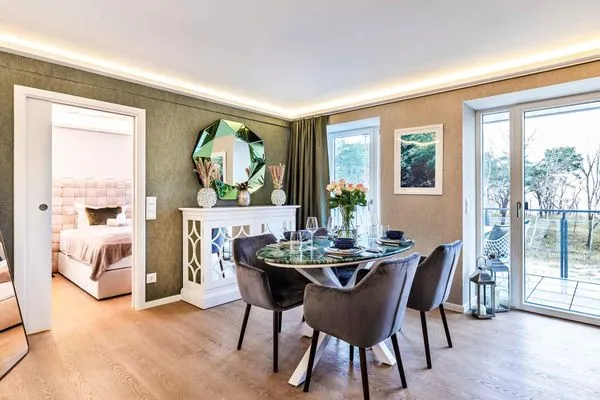 Wohnzimmer: Sofa, TV  FeWo Unik in PRORA - 8.22