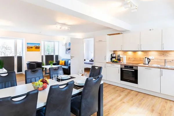 Offener Wohn- und Kochbereich  FeWo Dünenheide 2.2 in PRORA - 7.22