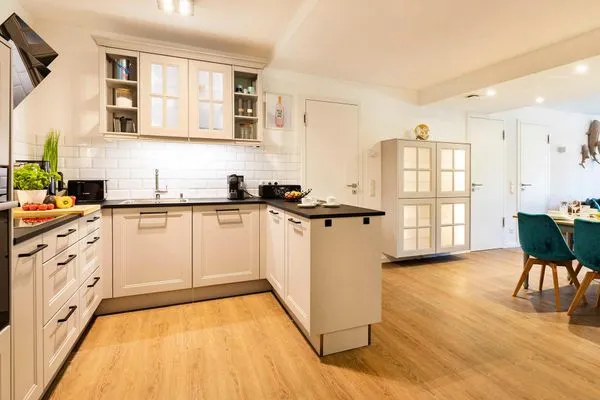 Küche: offene Küche  FeWo Sunshine Coast in PRORA - 4.11