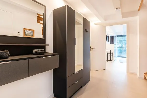 Schlafzimmer 2: Doppelbett (160x200), Schrank, Smart-TV, Verdunklungsmöglichkeiten  FeWo Frühlicht in PRORA - 4.36