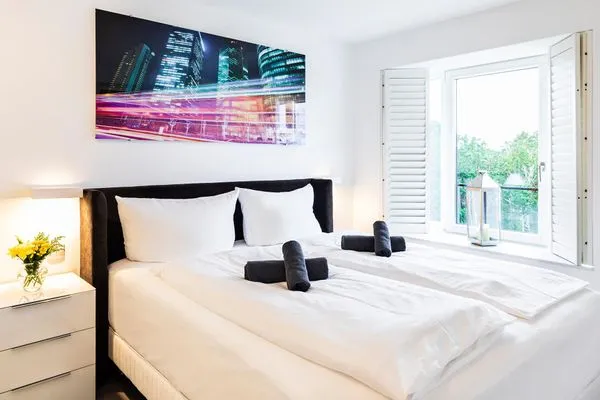 Schlafzimmer 1: Doppelbett (160x200), TV  FeWo GiGi in PRORA mit Meerblick | Balkon - 8.42