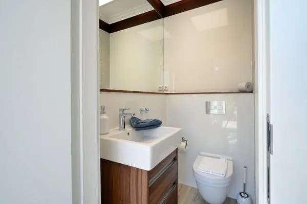 Gäste WC  FeWo Gooddays in PRORA Familien-Maisonette mit Terrasse & Balkon - 8.02