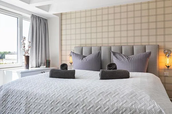 Schlafzimmer 2: Doppelbett (180x200), TV  FeWo Goodlife in PRORA - 7.40