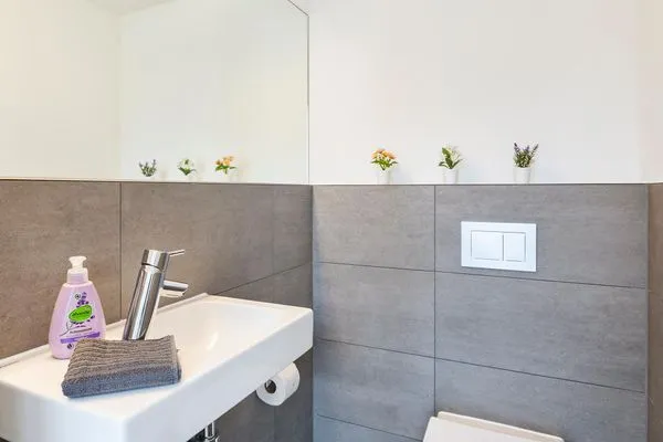 Gäste-WC  FeWo HAPPY in PRORA - 4.02