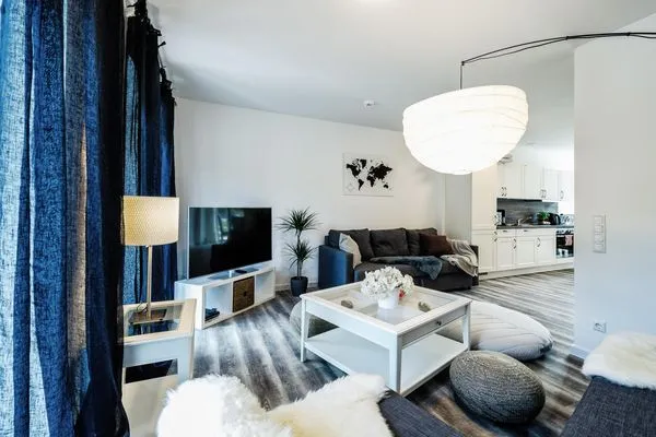 Wohn/Essbereich: Schlafsofa für 2 Personen, TV, Zugang zur Terrasse  FeWo Hygge in PRORA - 6.02